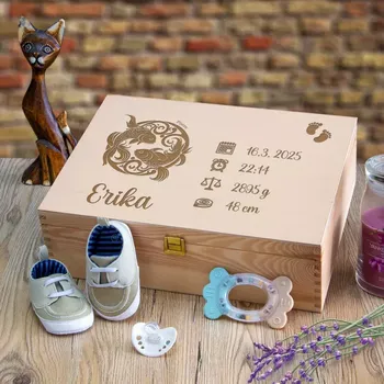 Dárkový potravinový koš Dárek k narození dítěte se znamením 34x25 cm