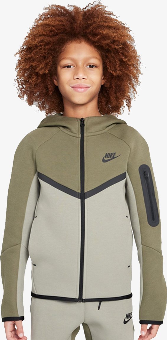 xs nike tech fleece