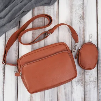 Kabelka Paolo Peruzzi Dámská kožená taška přes rameno s pouzdrem na klíče Peruzzi; koňak