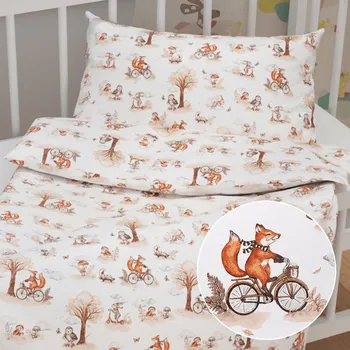 Povlečení Dětské bavlněné povlečení do postýlky Sandra SA-696 Lišky na kolách - hnědé na bílém Do postýlky 100x135 a 40x60 cm