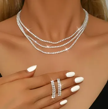 Souprava šperků B-TOP Slavnostní postříbřená souprava s krystaly – náušnice a třívrstvý náhrdelník