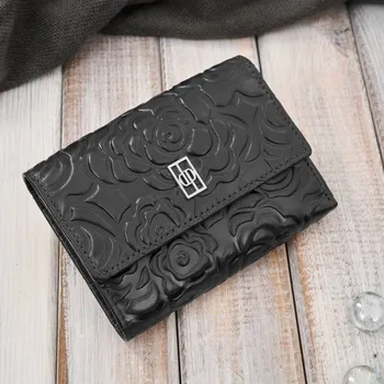 Peněženka Paolo Peruzzi Dámská kožená peněženka s motivem květiny a RFID Peruzzi; černá