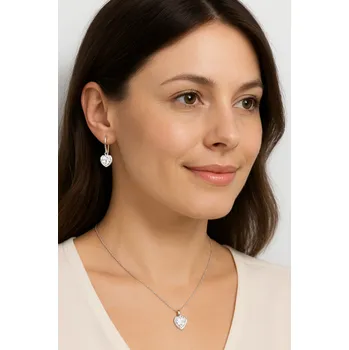 Souprava šperků Sada šperků s čirým srdcem – stříbrný náhrdelník a náušnice se zirkony