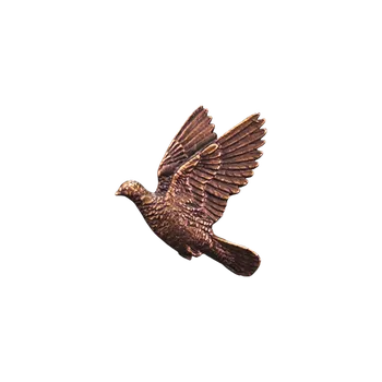 Zubíček Holub v letu (odznak na klobouk)