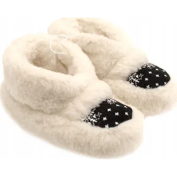 Dámská obuv Nízké Dámské Regionální Pantofle / Bačkory Černé s Vlnou na Zimu Velikost 40 41