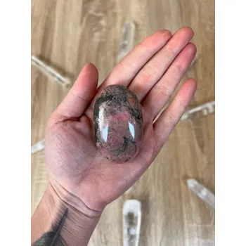 Sběratelství Hmatka Rodonit oválek leštěný, 120g