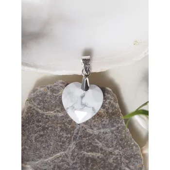 Přívěsek Howlit přívěsek srdíčko broušené