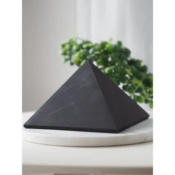 Šungit pyramida 15 cm, neleštěná