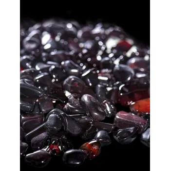 Sběratelství Granát (Almandin) tromlovaný - kus cca 1 cm