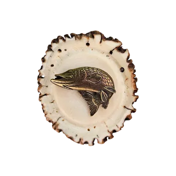 Zubíček Štika ve skoku (parohové bolo růže)