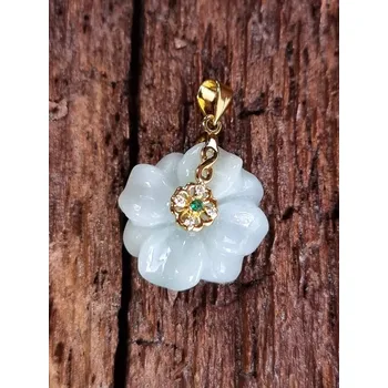 Přívěsek Jadeitový přívěšek květ