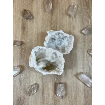 Přírodní kámen Křišťálová geoda (2 poloviny)