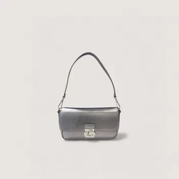 Kabelka COCCINELLE C-ME LOCK MEDIUM SILVER KOŽENÁ KABELKA STEEL SS26