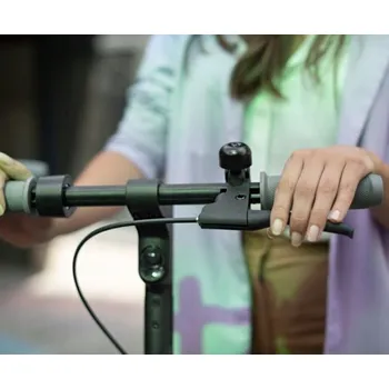 Elektrokoloběžka Elektrická koloběžka Ninebot by Segway F20D, dojezd 20 km, výkon 250 W, 10" kola, rychlost až 20 km/h