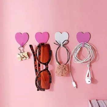 Věšák Nástěnný háček ve tvaru srdce - růžová