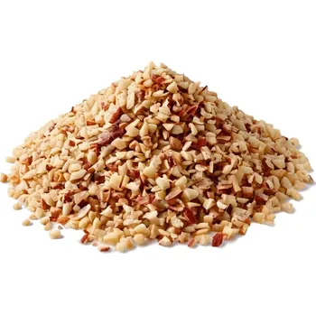 FAETON Lísková jádra drcená NATURAL 2-4 mm Balení: 1 KRABICE 12 kg