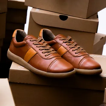 Pánská móda Botas Baťasky 1897 Caramel - Pánské kožené tenisky / botasky hnědé | česká výroba ze Zlína 44 EU