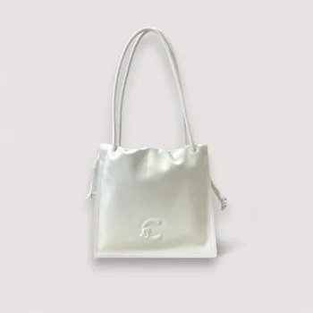 Kabelka COCCINELLE DULSE KOŽENÁ KABELKA PEARL SS26