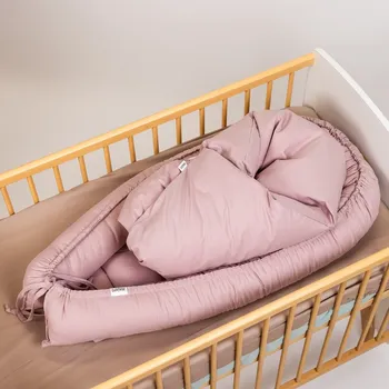 Zavinovačka Tulimese Péřová zavinovačka tmavě růžová VELIKOST ZAVINOVAČKY: VELIKOST 80X80 CM, VARIANTY PROVEDENÍ: ZAPÍNÁNÍ NA KNOFLÍKY