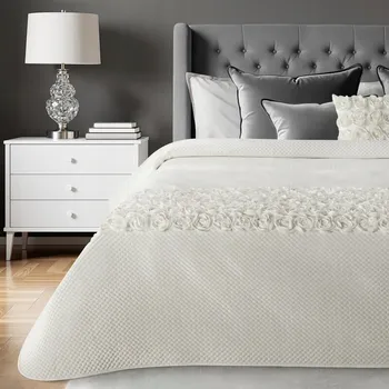 Přehoz na lůžko Přehoz Eurofirany velur 220 cm x 240 cm Roses krémový s růžičkami