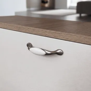 Nábytkové kování Paradox Úchytka GAUDIA / Staré stříbro + vanilkový porcelán 96 mm