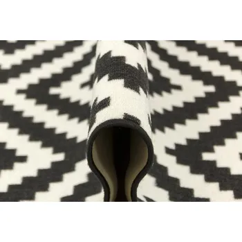 Koberec Metrážový koberec Romby černý