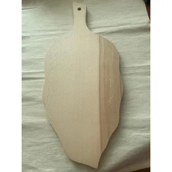 Kuchyňské prkénko Dřevěné prkénko na krájení ve tvaru listu – 40 x 18 x 1,8 cm