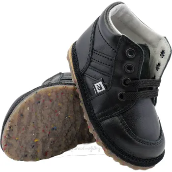 Kojenecké oblečení Dětské capáčky RAK - Lilah - vel. 18