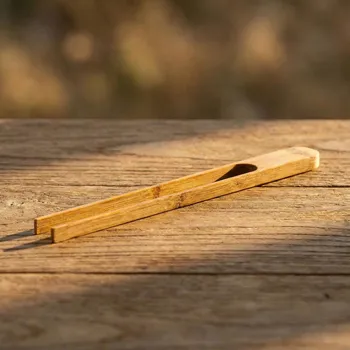 Dřevěné kuchyňské kleště PROSTE BRĄZOWE