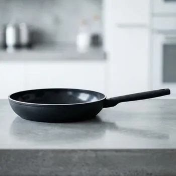 Pánev DEMEYERE ALU COMFORT 3 28 cm - pánev s keramickým povrchem Ceraforce na indukci, černá