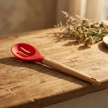 Příbor Ažurová silikonová kuchyňská lžíce 34 cm