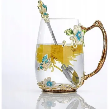 Skleněný hrnek s lžičkou, vysoký, s smaltovanými motýly, na kávu a čaj
