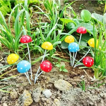 YiYa 2ks trávníkové ozdoby dekorace