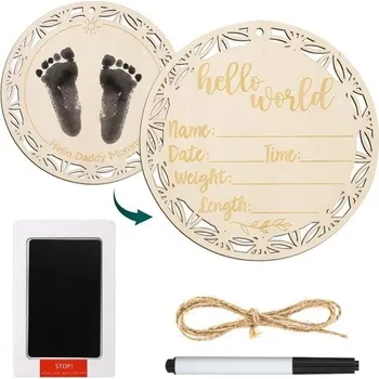 Dekorace do dětského pokoje Oznámení o narození miminka, velká dřevěná cedule "Hello World" o průměru 17 cm s inkoustovou