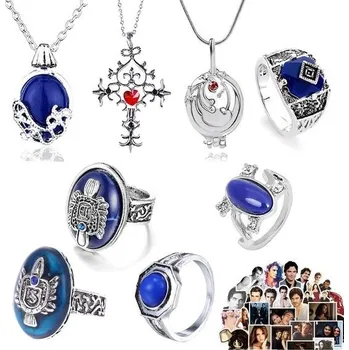 Souprava šperků Zaky 38 kusů Upíří deníky prsten náhrdelník šperky samolepka sada deníky denní světlo chůze pečeť