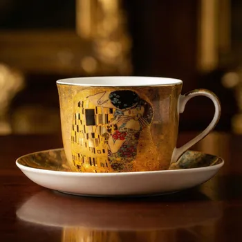 Jumbo šálek s podšálkem THE KISS 350 ml zlatý