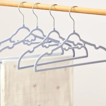 Pánské tenisky Sinsay - Sada 10&nbsp;věšáků - modrá - 756DK-05X - 756DK-05X-ONE-3