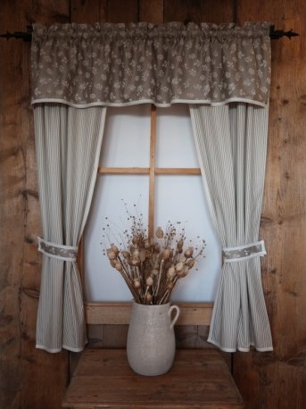 Závěsy na chalupu z kanafasu béžové