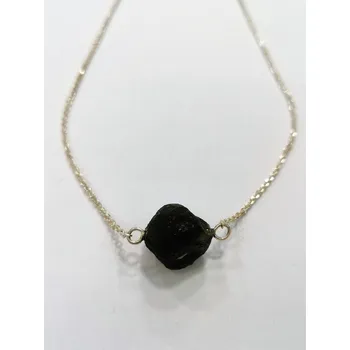 Náhrdelník Stříbrný náhrdelník s přírodním vltavínem