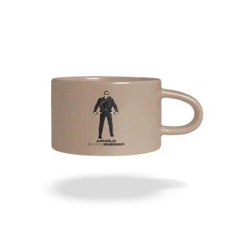 Bastard Arnold Švorcenegger hrnek makronka Brown Macaron