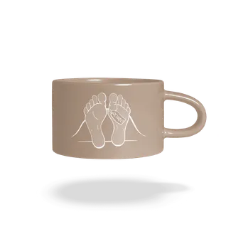 Bastard Romeo a Julie hrnek makronka Brown Macaron