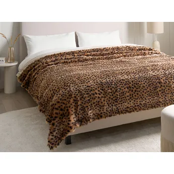 Bytový textil Přehoz na postel hnědý 200 x 220 cm polyester chlupatý leopardí vzor dekorativní přehoz na postel Beliani