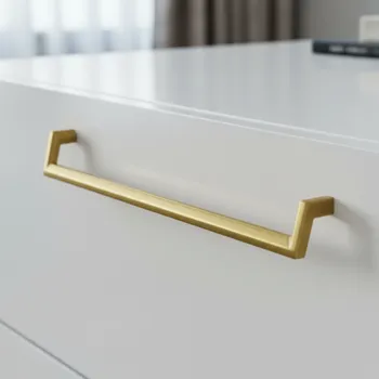 Nábytkové kování Giusti Úchytka AMORA / Zlatá matná 32 mm