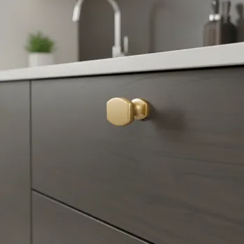 Nábytkové kování Giusti Úchytka knopka AMADORA / Starozlatá