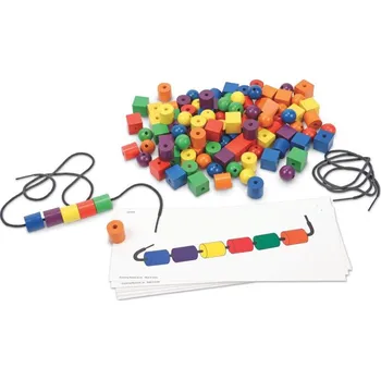 Dřevěná hračka Learning Resources® Set korálků a předlohových karet na trénování jemné motoriky