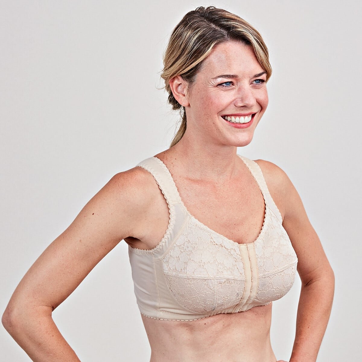 Podprsenka bez kostic tělová 105B