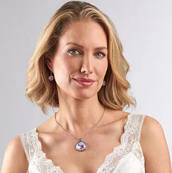 Souprava šperků Sada náhrdelník a 1 pár náušnic Motýli Článkový řetízek, délka 45 cm + 5 cm prodloužení, přívěsek průměr 27 mm. Náušnice, délka 38 mm, průměr 15 mm.