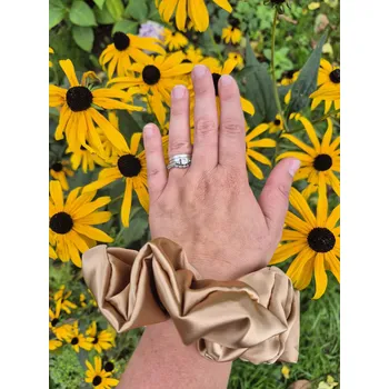 Saténová scrunchie s kapsičkou - dámská Barva: Bronzová