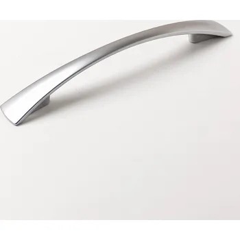 Nábytkové kování 770393 úchytka DARA rozteč 96mm satén chrom (Nábytková úchytka s roztečí 96 mm v povrchu satén chrom. Vhodné řešení pro nábytek v interiéru.)