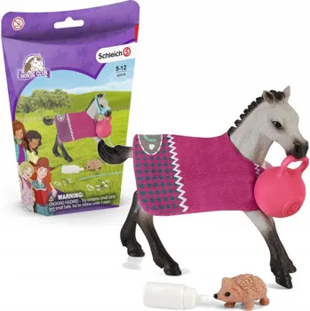 Figurka Schleich Horse Club 42534 Hříbě s ježkem a míčem